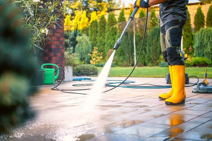 Pressure washing pavers